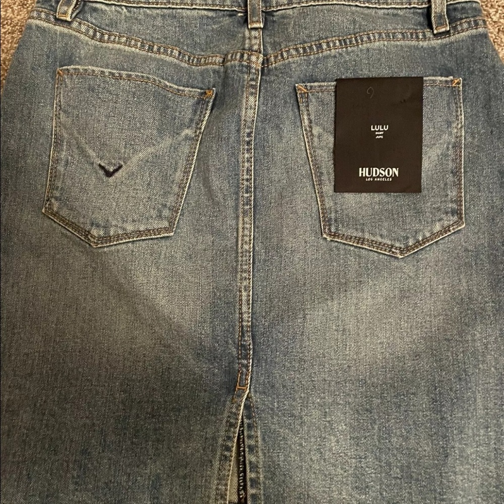 Hudson lulu jean skirt. Size 26 nwt